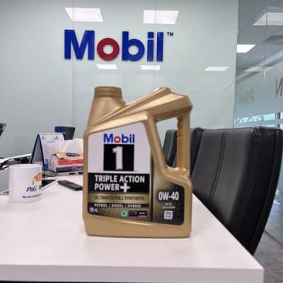 Can 4L màu vàng dầu Mobil 1 0W40